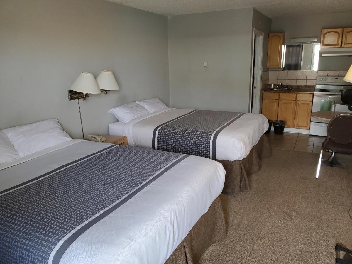 Wild Rose Country Inn Grande Prairie Exteriör bild