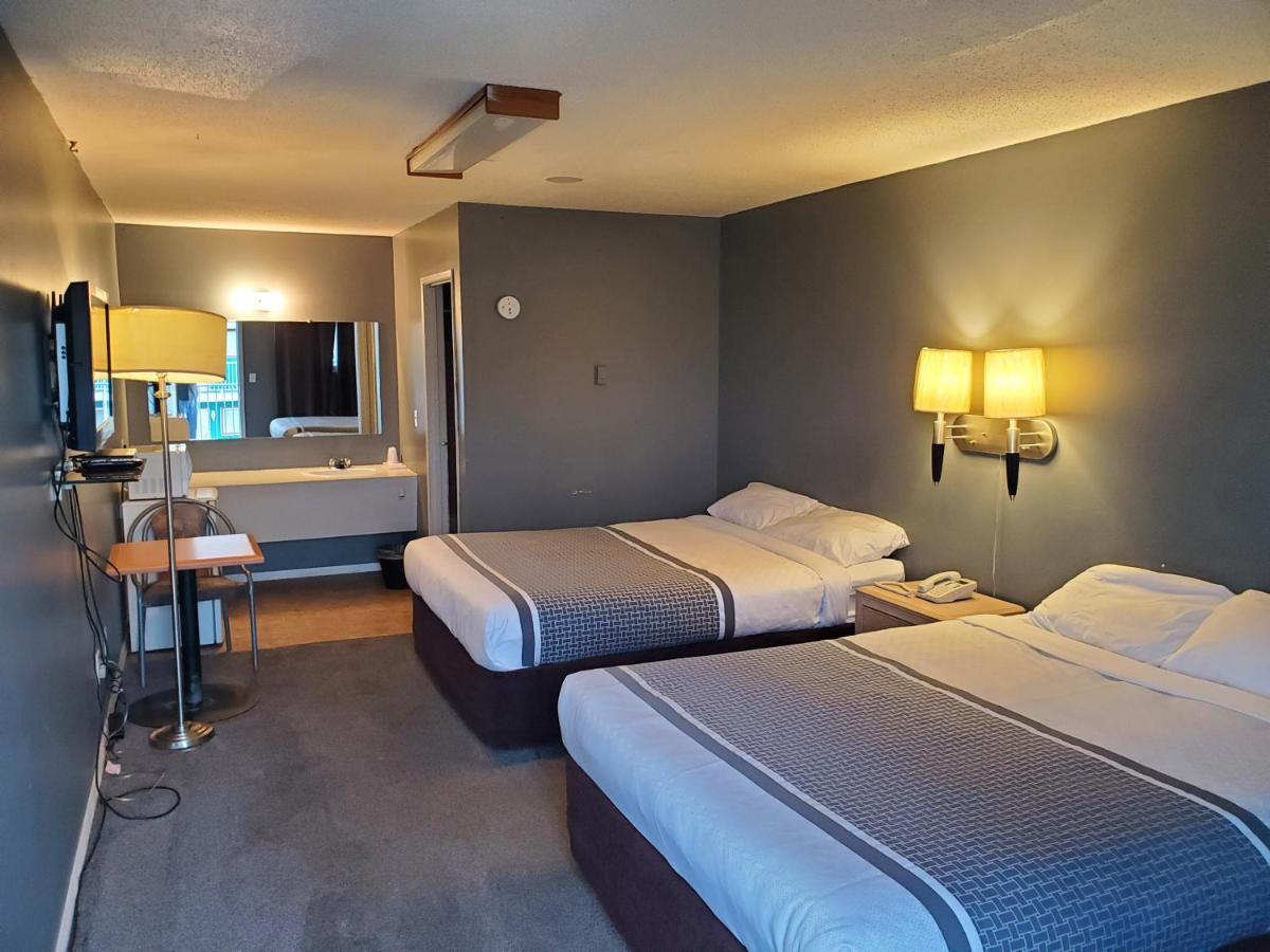 Wild Rose Country Inn Grande Prairie Exteriör bild